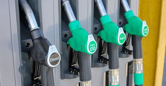 Wat je moet weten over de nieuwe brandstof E10