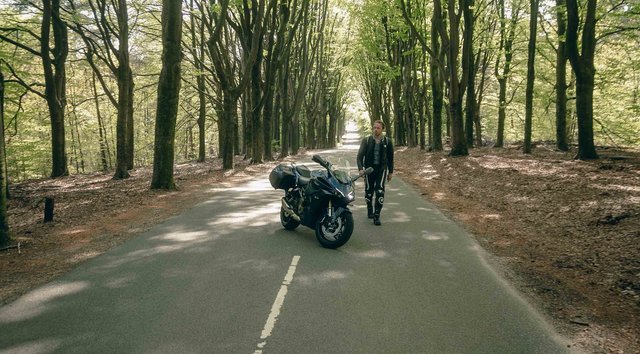 Suzuki_GSX-S1000GT_Ride_Out.jpg