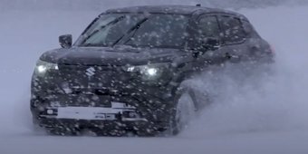 Suzuki e VITARA video: spectaculaire driftactie in de sneeuw