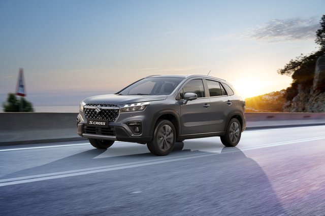 Suzuki_S-Cross_01_Cover_0825.jpg